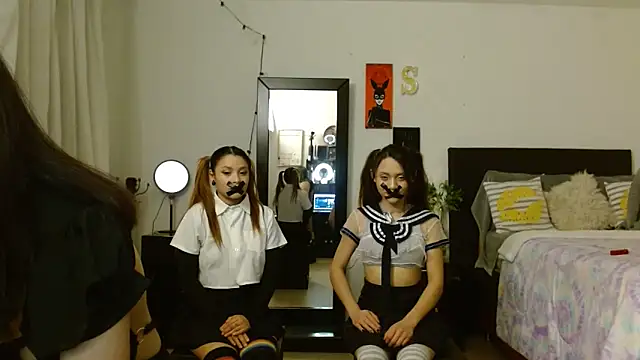 3littleschoolteens online show from February 16, 6:32 am