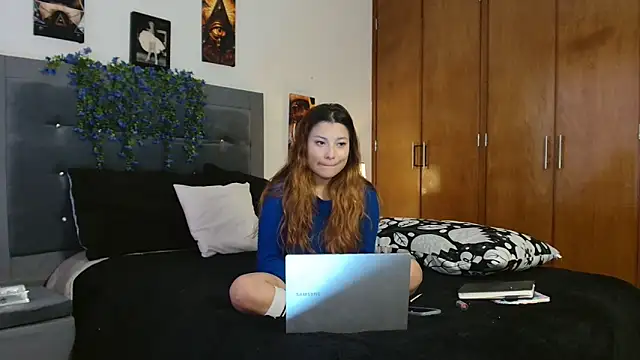 3littleschoolteens online show from November 21, 7:23 pm