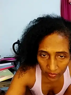 Snapshot of Aishamara chatting on February 5, 8:52 am Aishamara online show from February 5, 8:52 am