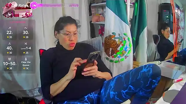 Snapshot of LaInsaciableIntensa chatting on February 28, 11:23 pm LaInsaciableIntensa online show from February 28, 11:23 pm