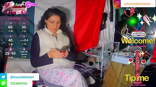 Snapshot of LaInsaciableIntensa chatting on March 6, 12:52 pm LaInsaciableIntensa online show from March 6, 12:52 pm