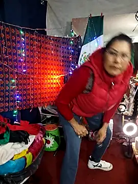 LaInsaciableIntensa online show from October 15, 1:50 am