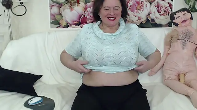 FlaviaSquirts online show from February 13, 12:11 pm