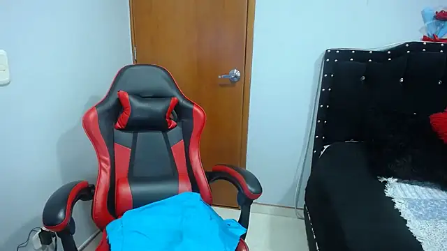 Ursulawhite69 online show from February 4, 11:09 pm