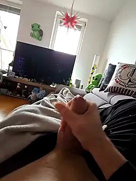 Snapshot of lovebbwgirly chatting on December 27, 12:45 pm lovebbwgirly online show from December 27, 12:45 pm