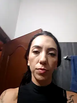 LunaZambrano online show from February 12, 5:58 pm