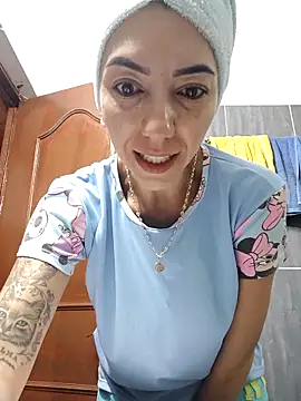 LunaZambrano online show from February 6, 1:03 pm