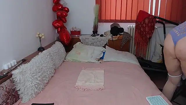 MilfDolores online show from April 4, 6:44 am