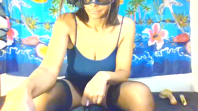 laetitiafun online show from March 10, 1:10 pm
