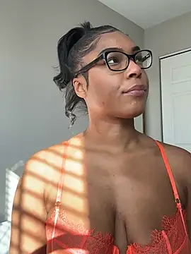 Snapshot of CandyLuxxxx chatting on January 14, 6:38 pm CandyLuxxxx online show from January 14, 6:38 pm
