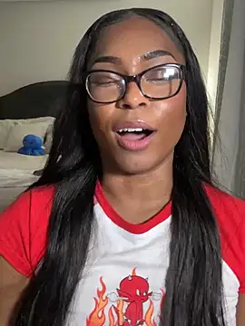 Snapshot of CandyLuxxxx chatting on February 16, 8:54 am CandyLuxxxx online show from February 16, 8:54 am