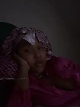 Snapshot of Macadamianutx chatting on February 23, 3:04 am Macadamianutx online show from February 23, 3:04 am