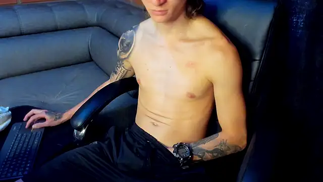 Snapshot of Dmtry6 chatting on January 13, 6:49 pm Dmtry6 online show from January 13, 6:49 pm