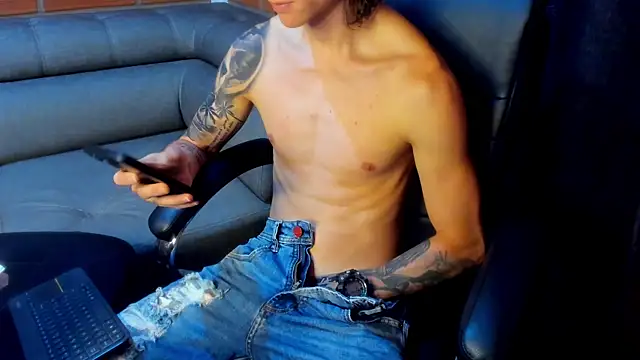 Snapshot of Dmtry6 chatting on January 25, 2:36 pm Dmtry6 online show from January 25, 2:36 pm