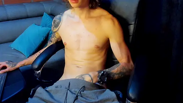 Snapshot of Dmtry6 chatting on January 31, 2:58 am Dmtry6 online show from January 31, 2:58 am