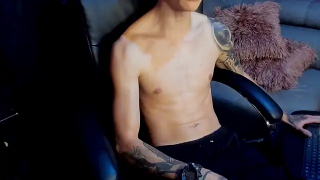 Snapshot of Dmtry6 chatting on February 10, 9:58 pm Dmtry6 online show from February 10, 9:58 pm