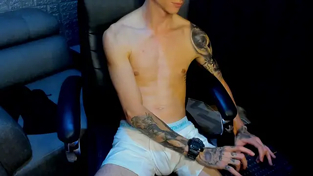 Snapshot of Dmtry6 chatting on February 24, 11:41 pm Dmtry6 online show from February 24, 11:41 pm