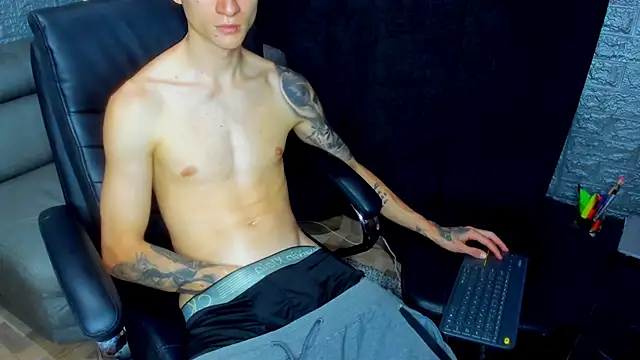 Snapshot of Dmtry6 chatting on March 4, 12:50 am Dmtry6 online show from March 4, 12:50 am