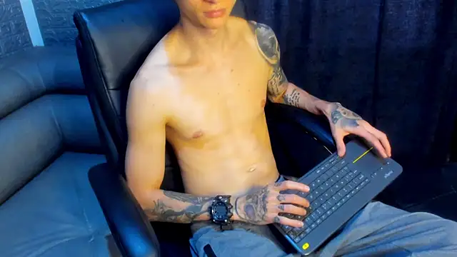 Snapshot of Dmtry6 chatting on March 15, 8:21 pm Dmtry6 online show from March 15, 8:21 pm