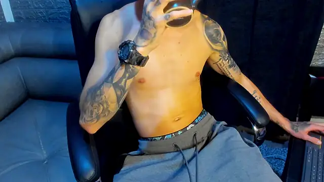 Snapshot of Dmtry6 chatting on March 16, 1:38 am Dmtry6 online show from March 16, 1:38 am