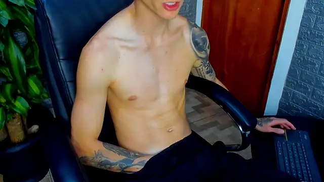 Snapshot of Dmtry6 chatting on March 21, 11:12 pm Dmtry6 online show from March 21, 11:12 pm