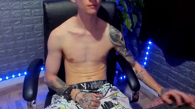 Snapshot of Dmtry6 chatting on January 7, 8:44 pm Dmtry6 online show from January 7, 8:44 pm