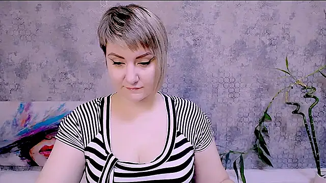 Djullia online show from October 30, 6:04 am