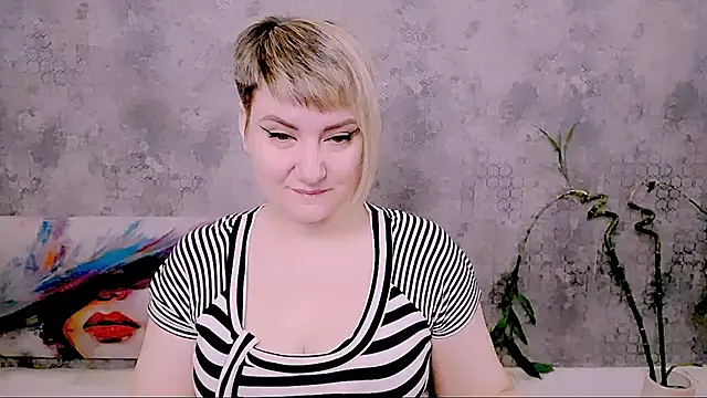 Djullia online show from April 11, 5:12 am