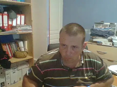 manubm03 online show from June 14, 4:31 pm