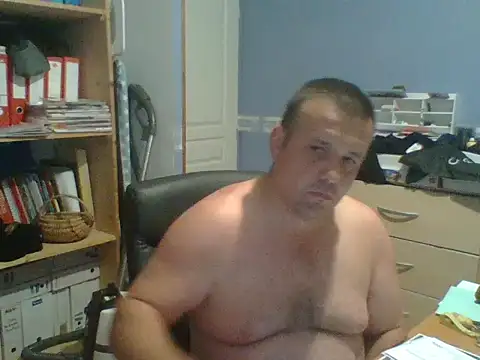 manubm03 online show from July 5, 7:15 am