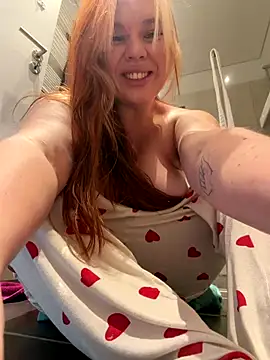 AnjaAmelia online show from December 18, 11:49 am