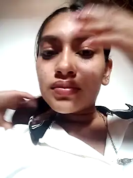 annie-19 online show from December 1, 6:08 pm