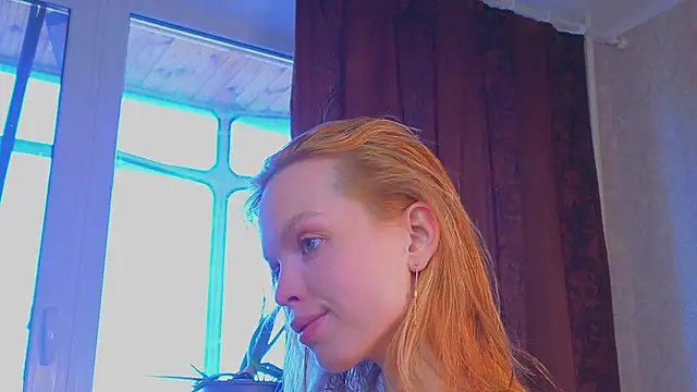 sinteas online show from April 15, 1:18 pm