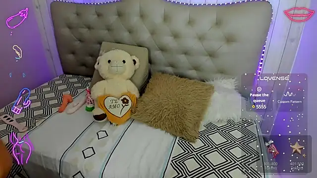 Snapshot of mila_katts chatting on February 20, 7:34 am mila katts online show from February 20, 7:34 am