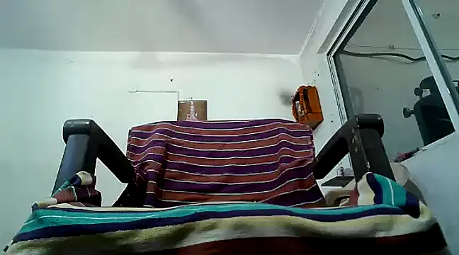 Snapshot of manan28 chatting on December 15, 5:13 am manan28 online show from December 15, 5:13 am