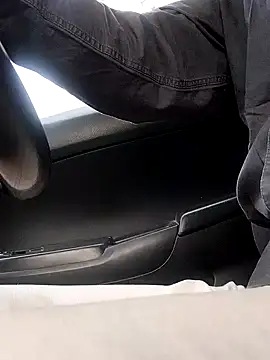 Snapshot of manan28 chatting on December 26, 3:38 am manan28 online show from December 26, 3:38 am