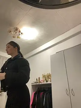 KrisMagnoly online show from March 29, 5:46 pm