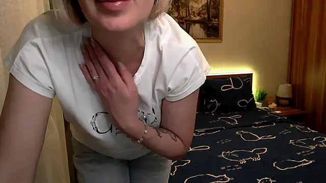 sensualEmilia online show from May 26, 6:48 pm