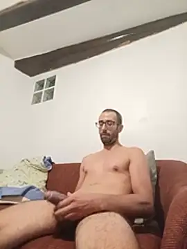 Snapshot of Fitnessboy89 chatting on July 17, 12:39 am Fitnessboy89 online show from July 17, 12:39 am