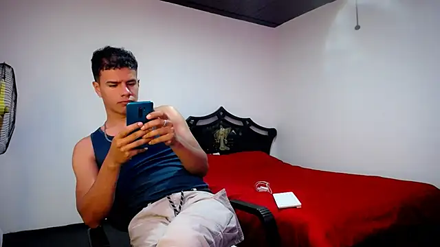 Snapshot of Deiby_casas chatting on January 2, 5:35 am Deiby casas online show from January 2, 5:35 am