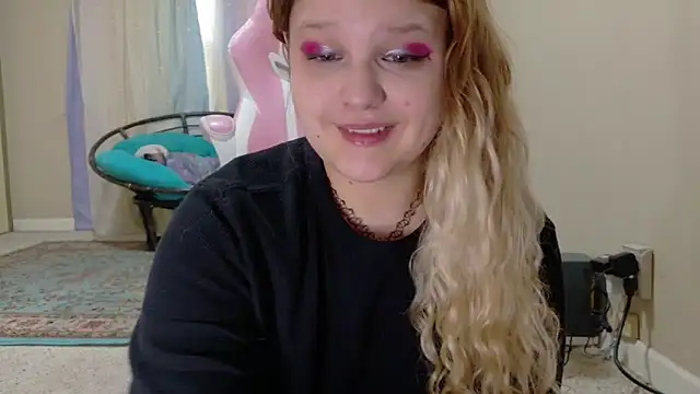 Snapshot of Emihaze chatting on November 29, 7:17 pm Emihaze online show from November 29, 7:17 pm