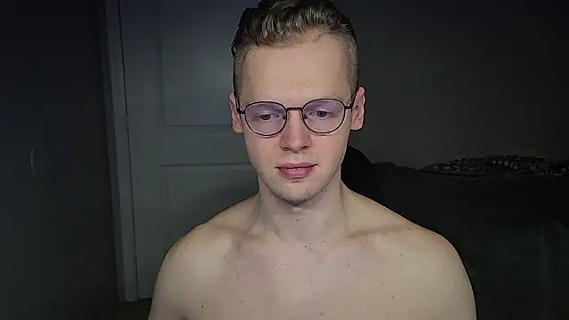 Snapshot of doloresman chatting on February 2, 10:52 pm doloresman online show from February 2, 10:52 pm