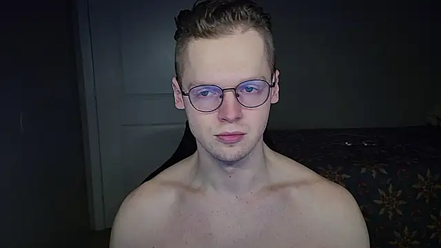 Snapshot of doloresman chatting on February 3, 11:43 pm doloresman online show from February 3, 11:43 pm