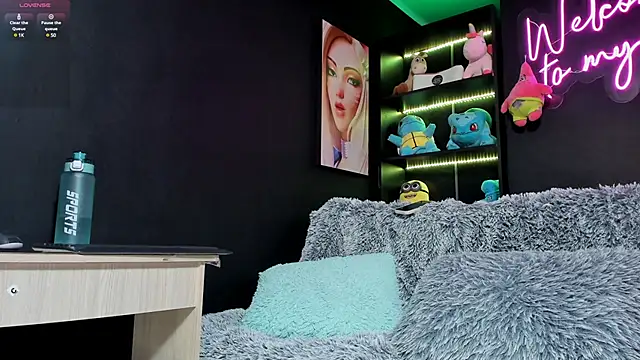 Katiehill 1 online show from March 18, 3:10 pm