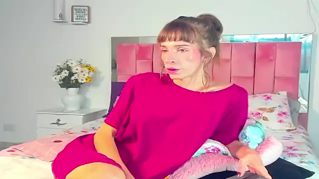 the queen aleja online show from November 14, 12:59 pm