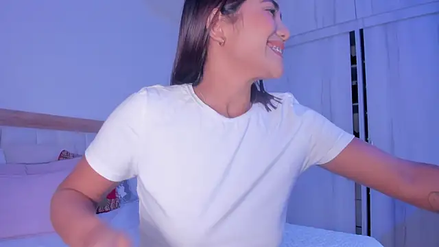 mia hank online show from January 12, 11:50 am