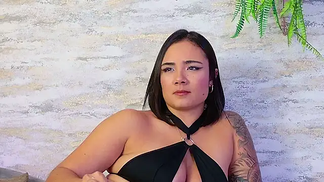 Lea Foster online show from March 6, 10:15 pm