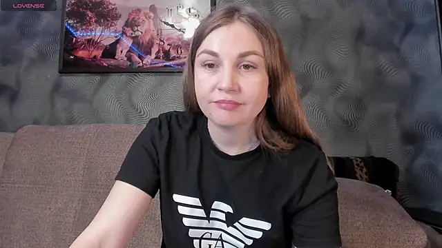 Snapshot of CassieMils chatting on December 3, 5:53 am CassieMils online show from December 3, 5:53 am