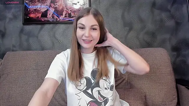 Snapshot of CassieMils chatting on February 11, 11:21 am CassieMils online show from February 11, 11:21 am