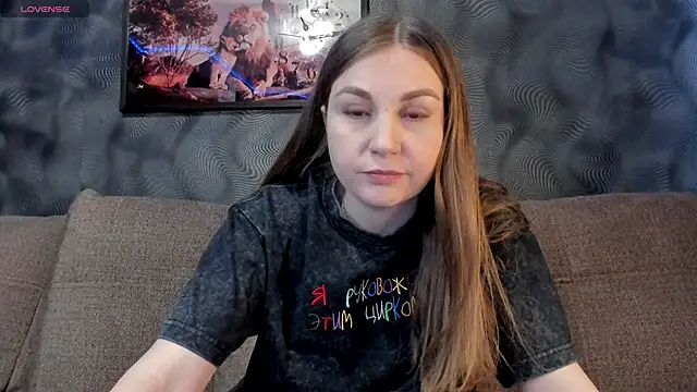 Snapshot of CassieMils chatting on February 22, 8:18 am CassieMils online show from February 22, 8:18 am